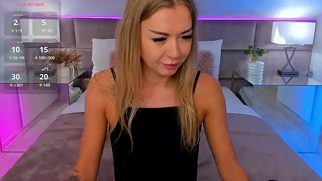 Snapshot of SusanBlair chatting on 3, 10, 2025 SusanBlair online show from 3, 10, 2025