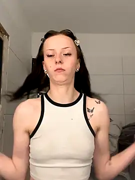 Snapshot of Ciara2004 chatting on 19, 11, 2025 Ciara2004 online show from 19, 11, 2025