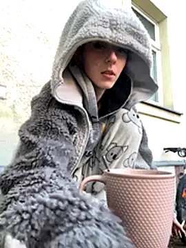 Snapshot of Ciara2004 chatting on 2, 12, 2025 Ciara2004 online show from 2, 12, 2025