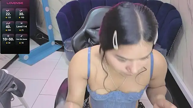 Snapshot of Paulette_v chatting on 11, 10, 2025 Paulette v online show from 11, 10, 2025