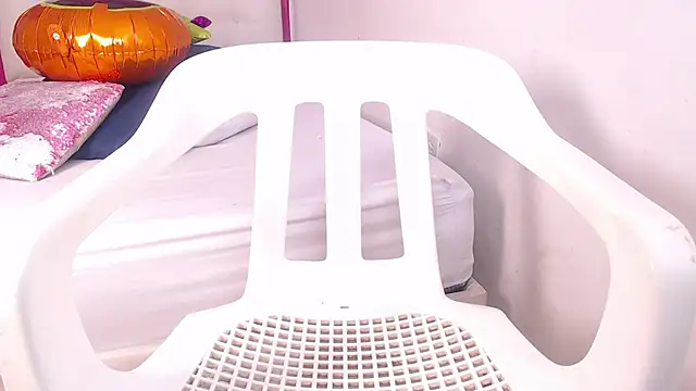 tinyy whore18 online show from 4, 11, 2025