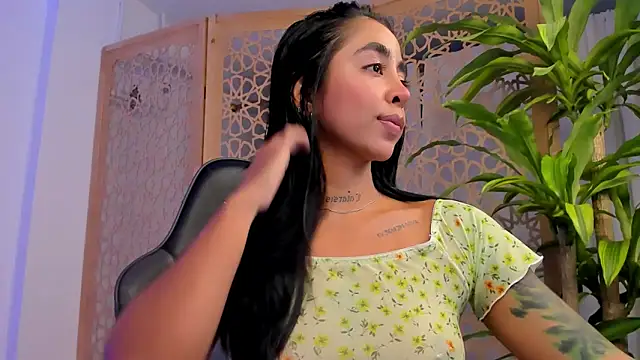 sophierooy22 online show from 5, 2, 2025