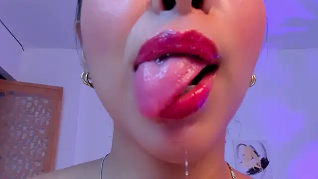 sophierooy22 online show from 14, 3, 2025