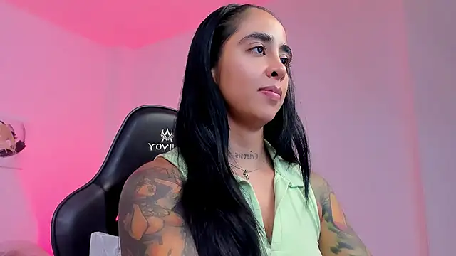 sophierooy22 online show from 8, 2, 2026