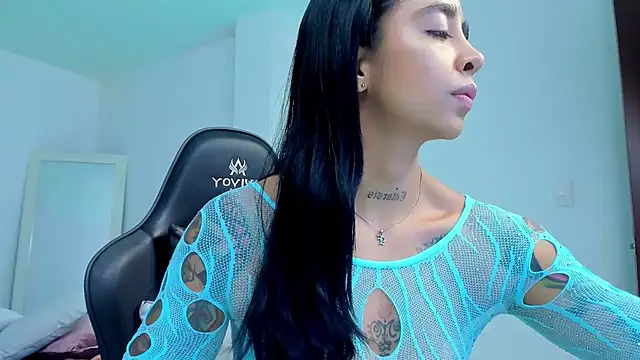 sophierooy22 online show from 23, 4, 2026