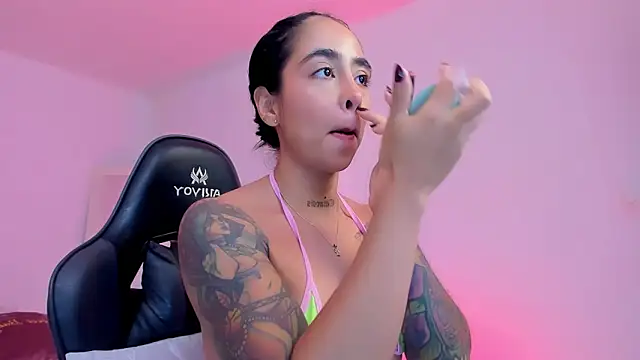 Snapshot of sophierooy22 chatting on 9, 6, 2026 sophierooy22 online show from 9, 6, 2026