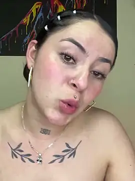 Emmie Hot online show from 12, 2, 2025