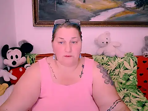 Snapshot of mayamayx chatting on 14, 10, 2025 mayamayx online show from 14, 10, 2025