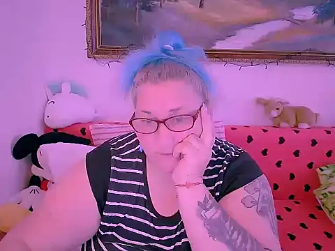 Snapshot of mayamayx chatting on 21, 11, 2025 mayamayx online show from 21, 11, 2025