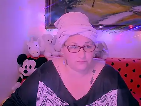 Snapshot of mayamayx chatting on 22, 11, 2025 mayamayx online show from 22, 11, 2025