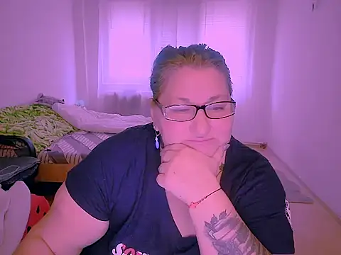 Snapshot of mayamayx chatting on 27, 11, 2025 mayamayx online show from 27, 11, 2025