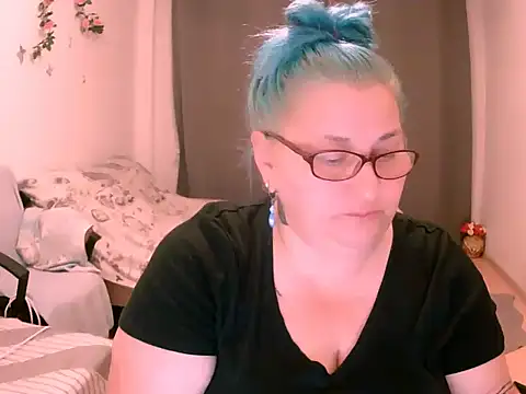 mayamayx online show from 10, 7, 2026