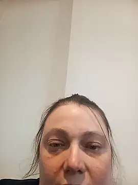 Snapshot of HotHornyEmmaX chatting on 21, 11, 2025 HotHornyEmmaX online show from 21, 11, 2025