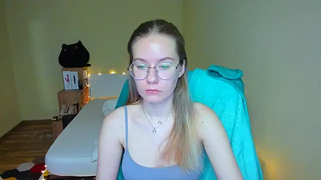 EmilyPaw online show from 15, 2, 2025