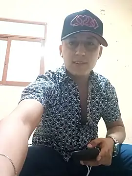 Snapshot of LuisMex1998 chatting on 12, 1, 2026 LuisMex1998 online show from 12, 1, 2026