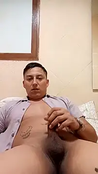 Snapshot of LuisMex1998 chatting on 15, 2, 2026 LuisMex1998 online show from 15, 2, 2026