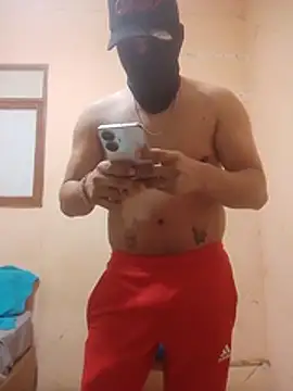 Snapshot of LuisMex1998 chatting on 15, 3, 2026 LuisMex1998 online show from 15, 3, 2026