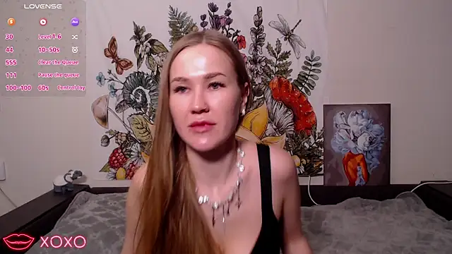 Snapshot of DianaShermy chatting on 28, 1, 2025 DianaShermy online show from 28, 1, 2025