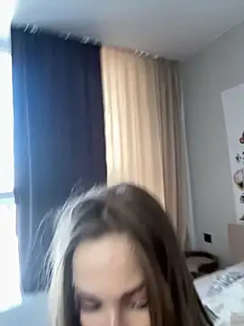 Snapshot of DianaShermy chatting on 28, 2, 2025 DianaShermy online show from 28, 2, 2025