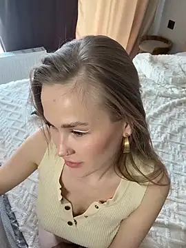 Snapshot of DianaShermy chatting on 3, 3, 2025 DianaShermy online show from 3, 3, 2025