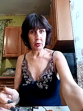 Laura Kiss online show from 21, 11, 2025