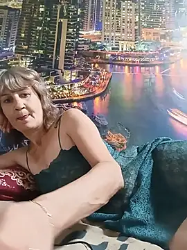 Laura Kiss online show from 6, 8, 2026
