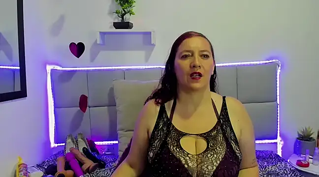 Madisson Housse online show from 27, 2, 2025