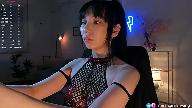 Snapshot of sarah_wang chatting on 29, 5, 2026 sarah wang online show from 29, 5, 2026