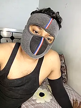 Snapshot of Love-N chatting on 21, 11, 2025 Love-N online show from 21, 11, 2025