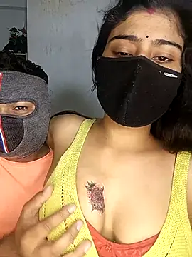 Snapshot of Love-N chatting on 22, 11, 2025 Love-N online show from 22, 11, 2025