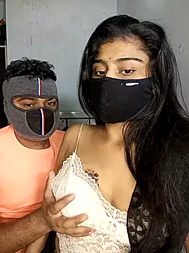 Snapshot of Love-N chatting on 29, 11, 2025 Love-N online show from 29, 11, 2025