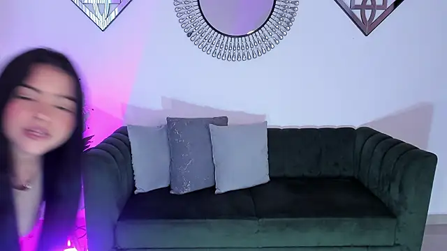 Layla Breezee online show from 5, 3, 2026