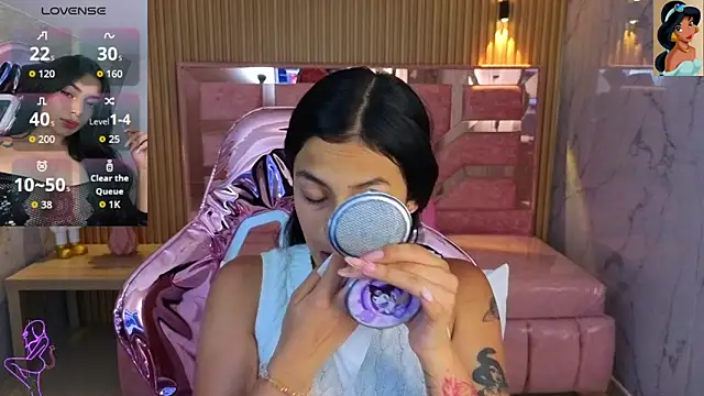 Snapshot of lilith_petit_sub chatting on 14, 11, 2025 lilith petit sub online show from 14, 11, 2025