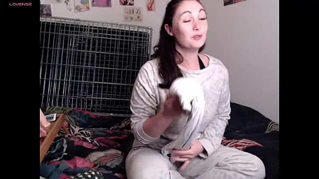 Snapshot of AdorahB3ll3 chatting on 25, 11, 2025 AdorahB3ll3 online show from 25, 11, 2025