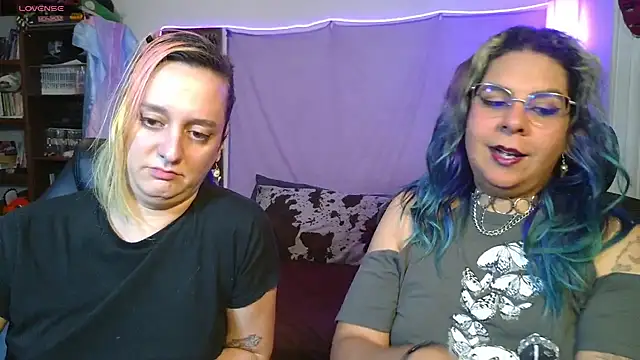 Snapshot of Evelan420 chatting on 4, 5, 2026 Evelan420 online show from 4, 5, 2026