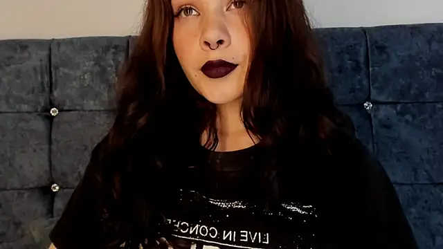 Snapshot of onix_bl4ck chatting on 4, 2, 2025 onix bl4ck online show from 4, 2, 2025