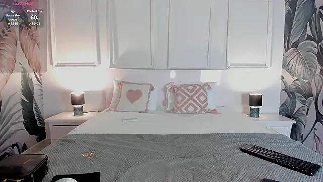 Snapshot of HannaaMiller chatting on 3, 12, 2025 HannaaMiller online show from 3, 12, 2025