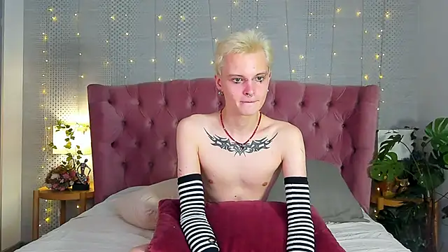 Snapshot of DemianEnglen chatting on 25, 1, 2025 DemianEnglen online show from 25, 1, 2025