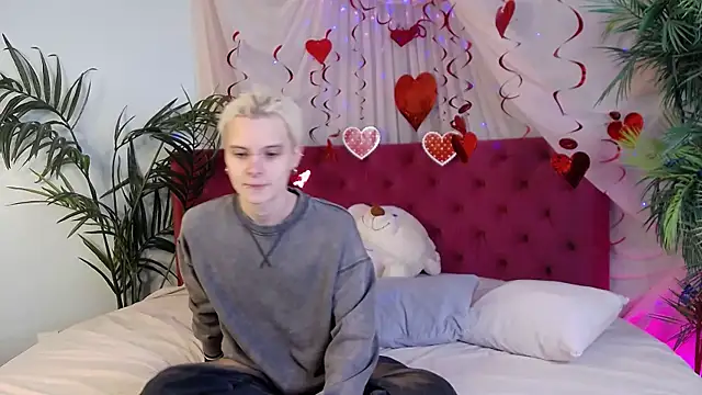 Snapshot of DemianEnglen chatting on 14, 2, 2025 DemianEnglen online show from 14, 2, 2025