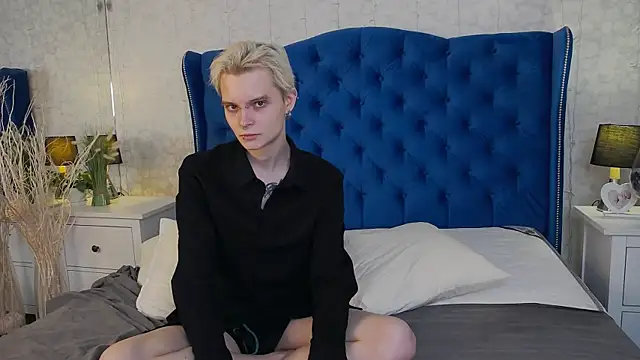 Snapshot of DemianEnglen chatting on 8, 3, 2025 DemianEnglen online show from 8, 3, 2025