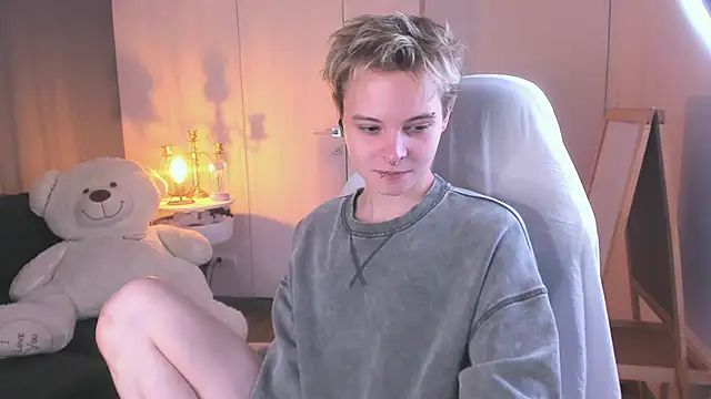 Snapshot of DemianEnglen chatting on 13, 9, 2025 DemianEnglen online show from 13, 9, 2025