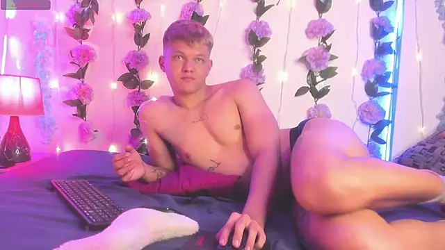 izan 20 online show from 17, 4, 2026