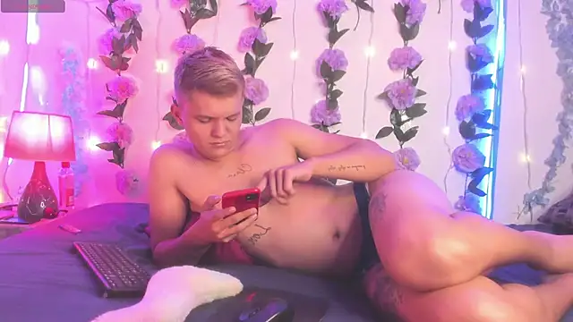 izan 20 online show from 18, 4, 2026