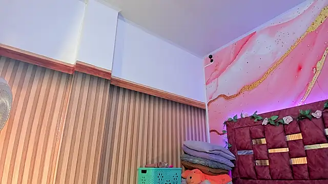 scarlett  evans  online show from 3, 3, 2025