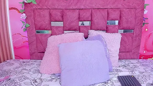 scarlett  evans  online show from 27, 9, 2025