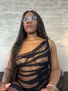 Alaia Colins online show from 10, 6, 2026