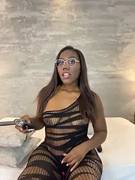 Alaia Colins online show from 24, 6, 2026