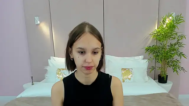 SandraTucker online show from 30, 11, 2025