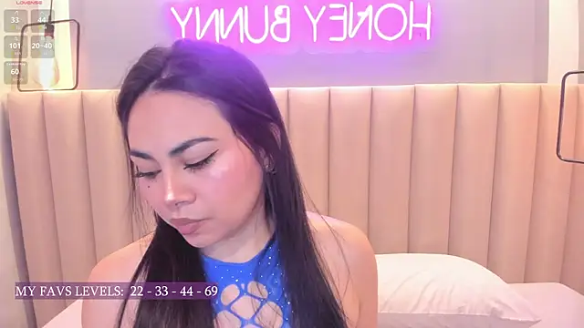 Naomymonroe  online show from 2, 10, 2025