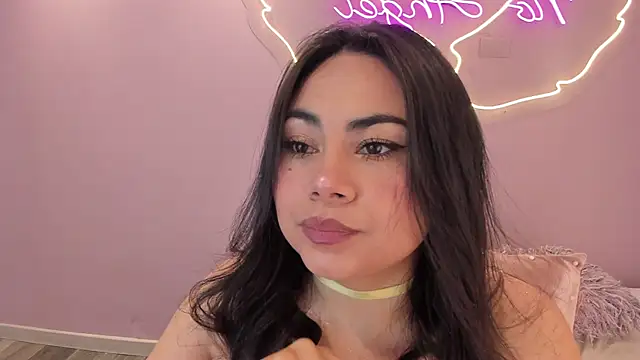 Naomymonroe  online show from 19, 4, 2026